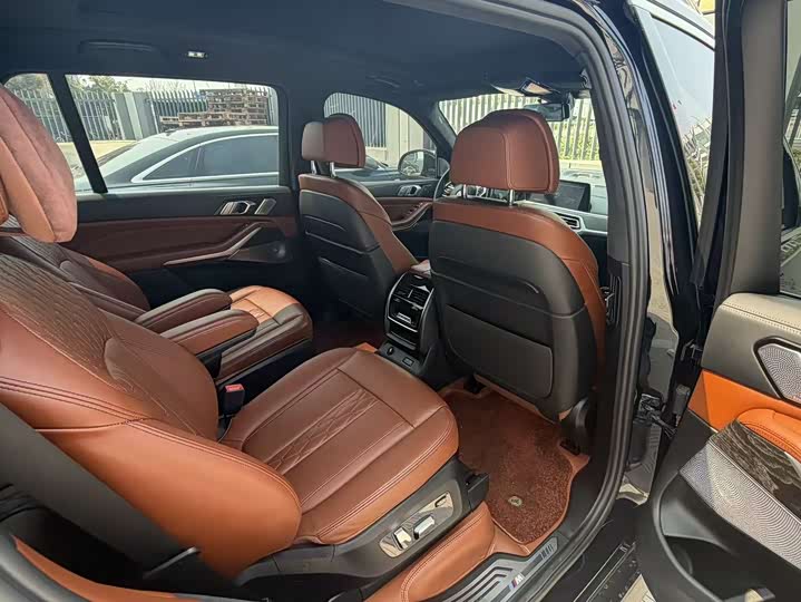 Фото 6 - BMW X7