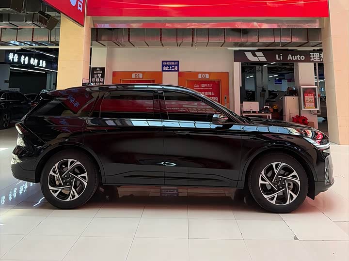 Lincoln Nautilus 2025 2025款 2.0T 四驱尊逸混动版