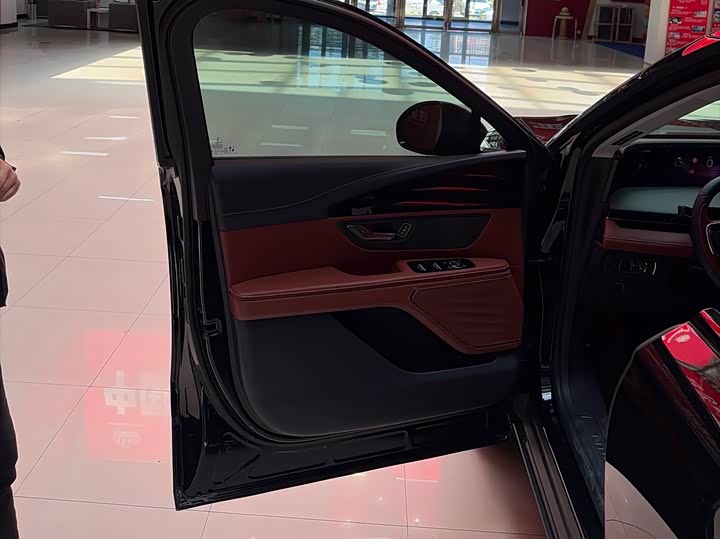 Lincoln Nautilus 2025 2025款 2.0T 四驱尊逸混动版