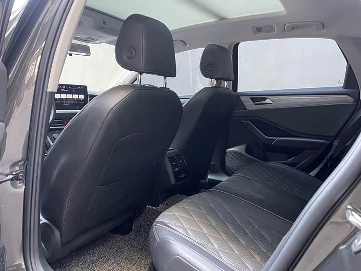 Фото 6 - Volkswagen Sagitar L
