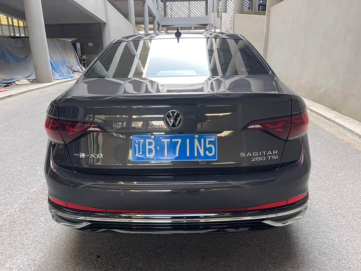 Фото 8 - Volkswagen Sagitar L