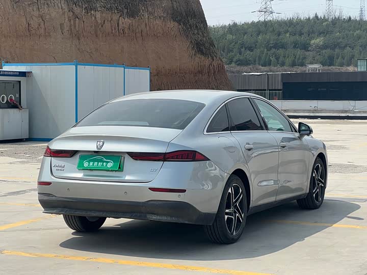 Roewe D7 2023 2023款 DMH 125km 卓越版