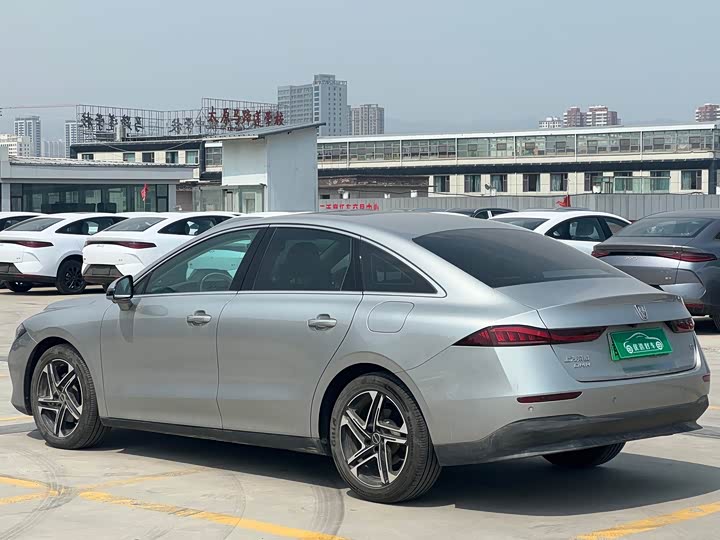 Roewe D7 2023 2023款 DMH 125km 卓越版