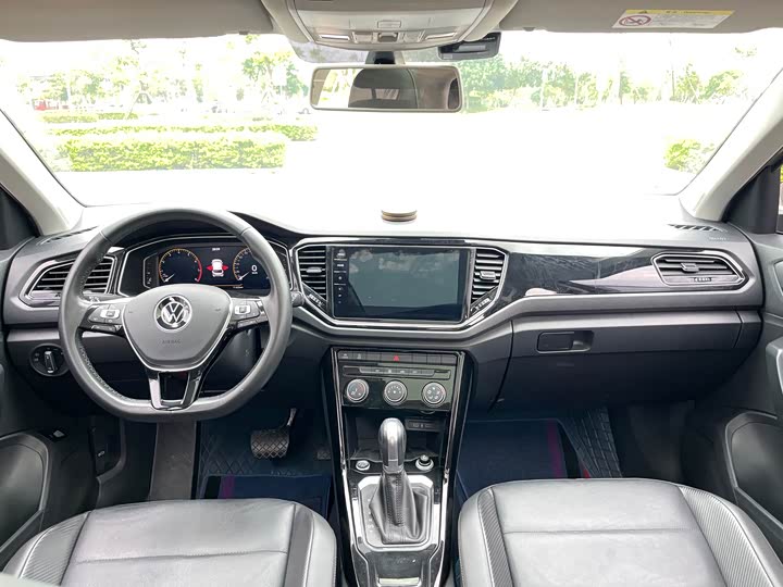Фото 5 - Volkswagen T-Roc