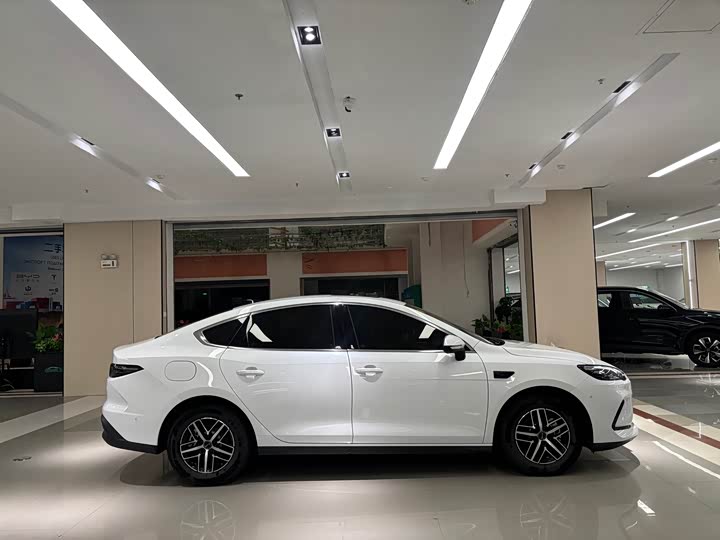 BYD Seal 05 DM-i Hybrid 2025 2025款 DM-i 智驾版 120KM旗舰型