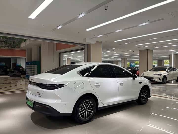 BYD Seal 05 DM-i Hybrid 2025 2025款 DM-i 智驾版 120KM旗舰型
