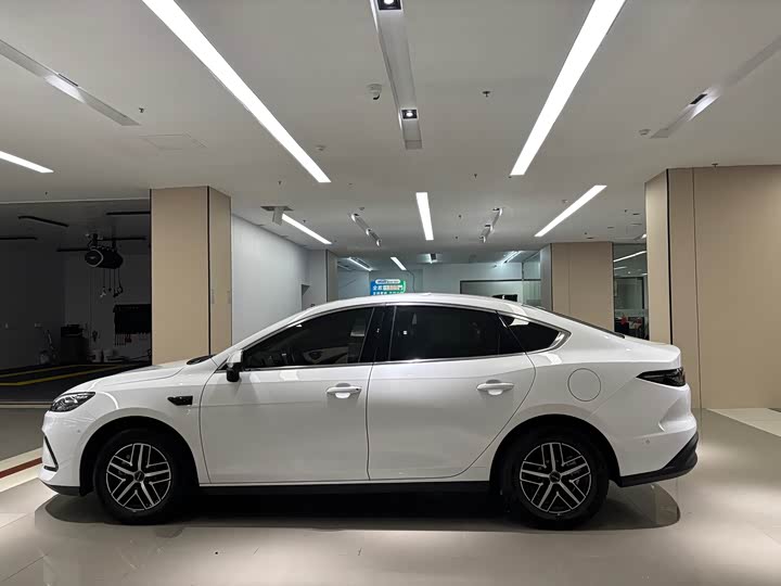 BYD Seal 05 DM-i Hybrid 2025 2025款 DM-i 智驾版 120KM旗舰型