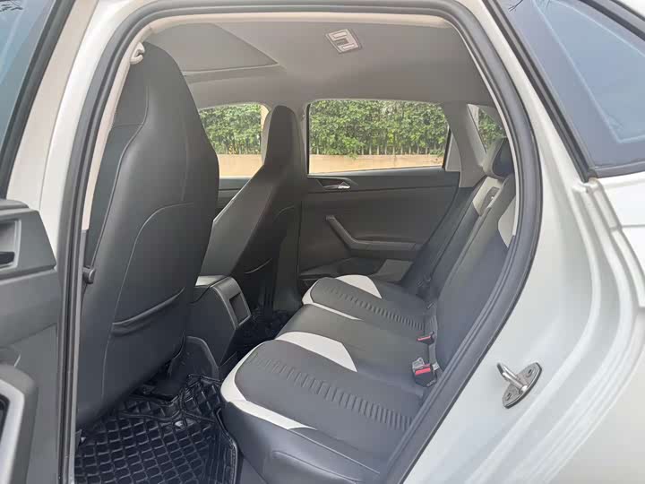 صورة 4 - Volkswagen Polo