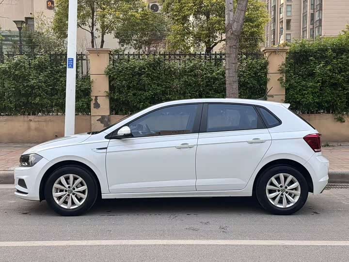 صورة 7 - Volkswagen Polo
