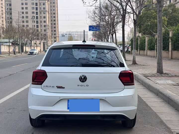 صورة 8 - Volkswagen Polo