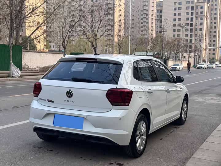 صورة 9 - Volkswagen Polo