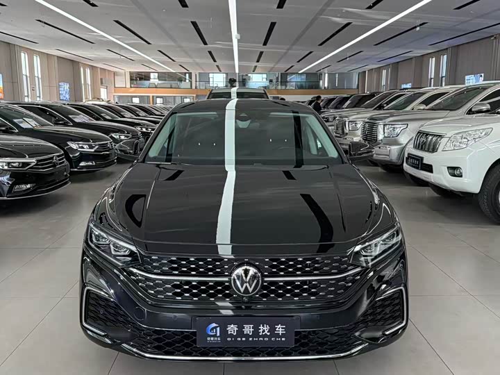 Фото 2 - Volkswagen Passat