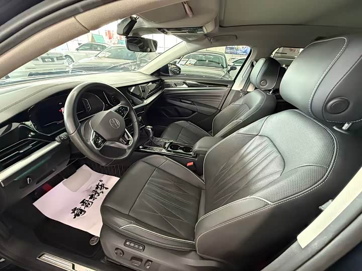 Фото 7 - Volkswagen Passat