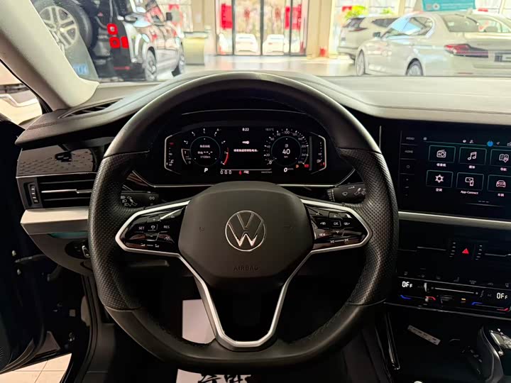 Фото 9 - Volkswagen Passat