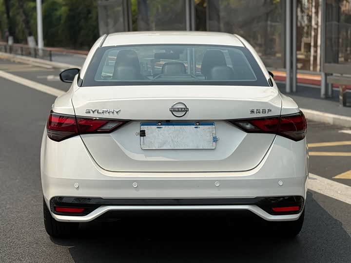 Фото 7 - Nissan Sylphy