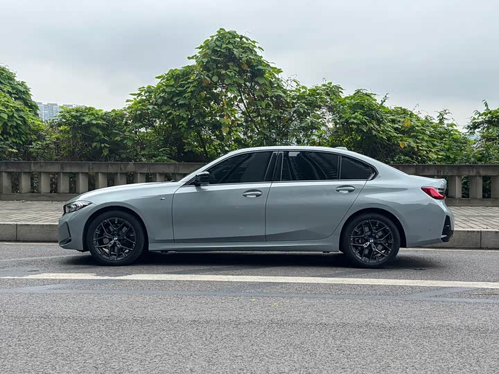 BMW 3 Series 2026 2026款 330Li M运动曜夜套装