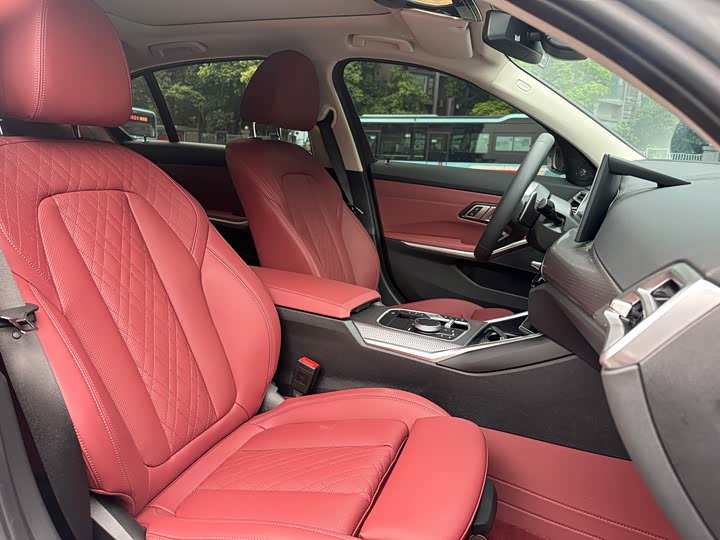 BMW 3 Series 2026 2026款 330Li M运动曜夜套装