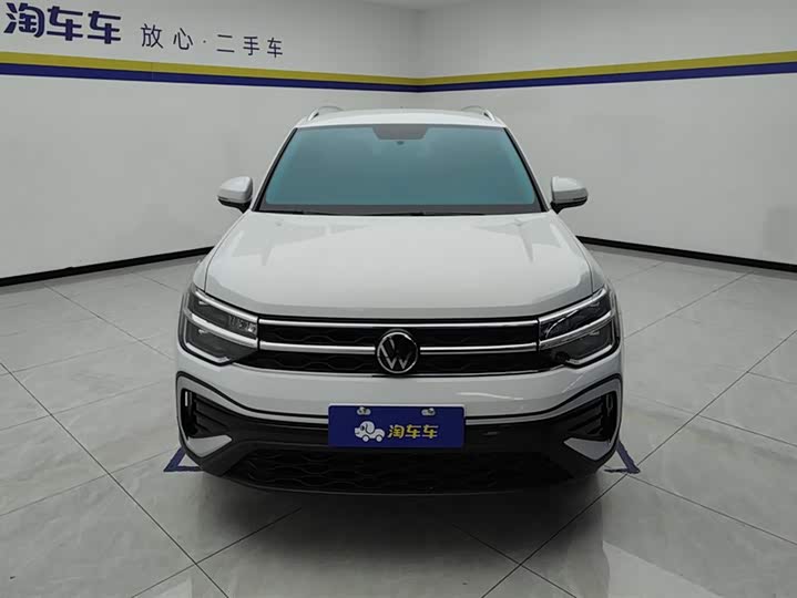 Photo 2 - Volkswagen Tharu