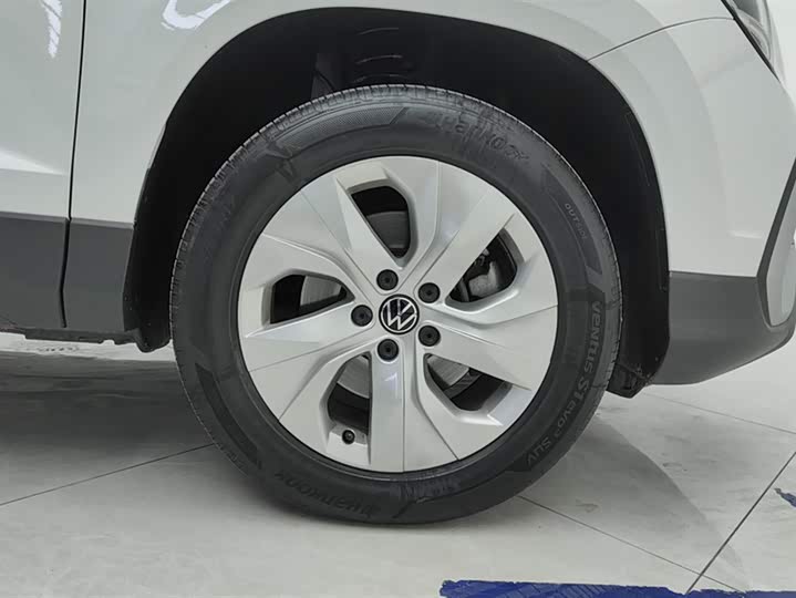Photo 6 - Volkswagen Tharu