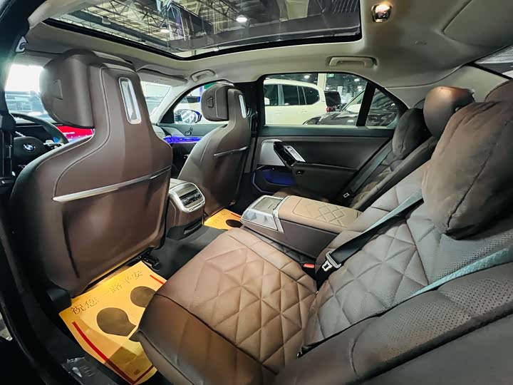 Фото 7 - BMW 7 Series