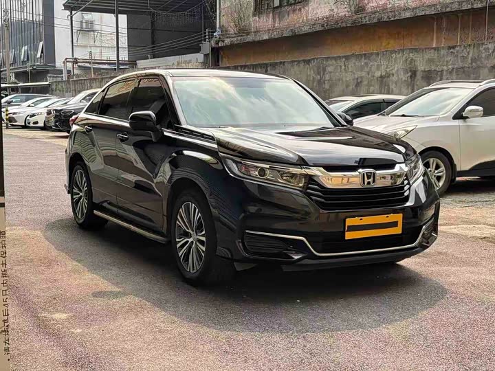 Фото 2 - Honda Avancier