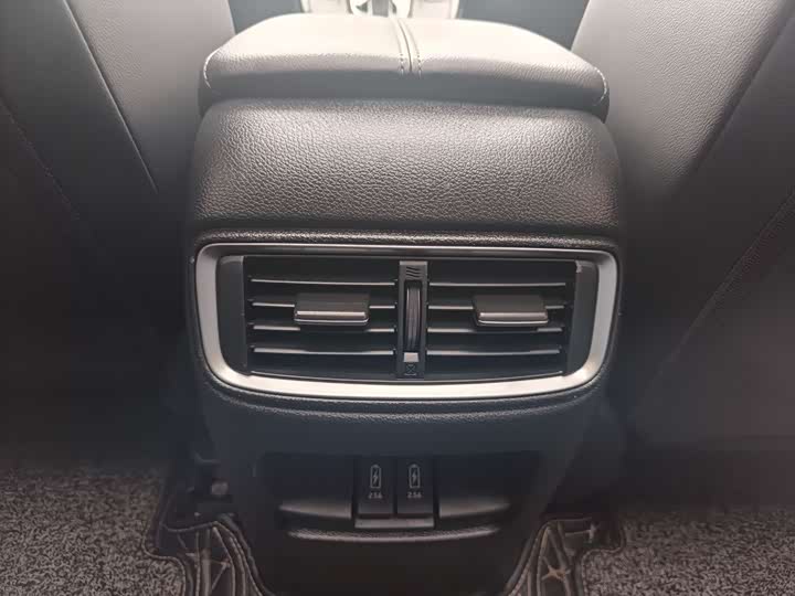 Honda Breeze 2021 2021款 240TURBO CVT两驱尊贵版