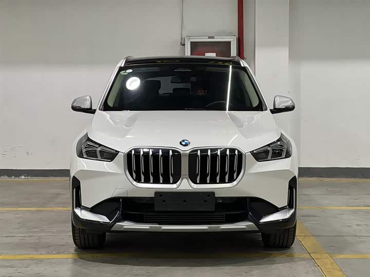 Фото 2 - BMW X1