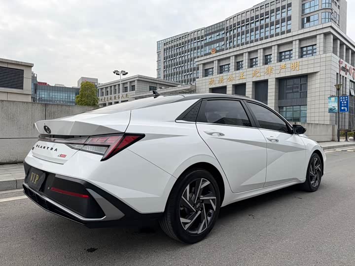 Hyundai Elantra N line 2023 2023款 1.5L CVT LUX尊贵版