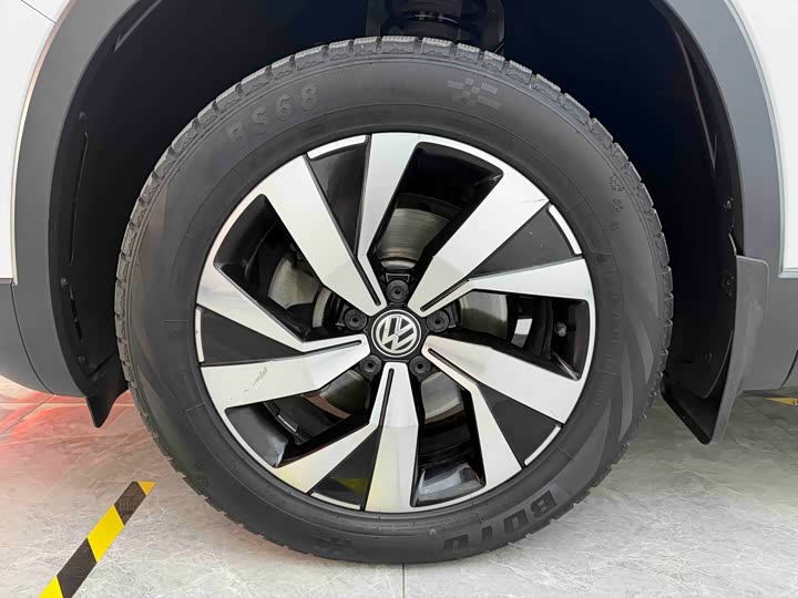 Фото 8 - Volkswagen Tayron