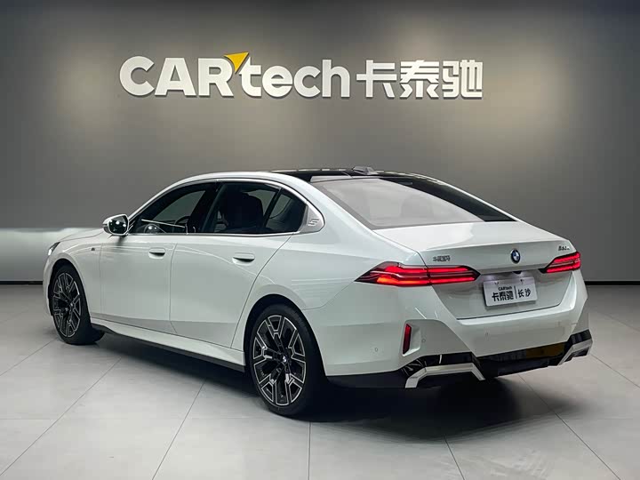 Фото 6 - BMW 5 Series