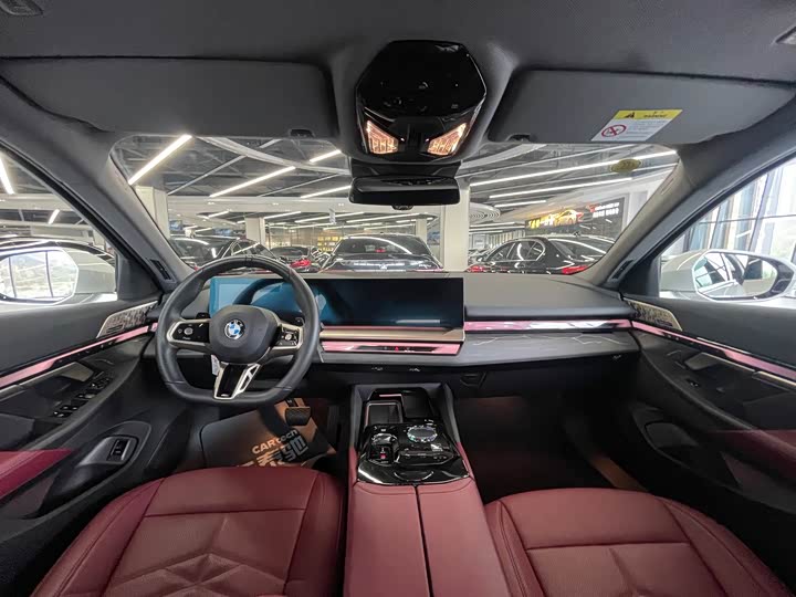 Фото 9 - BMW 5 Series