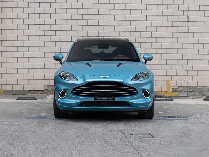 Фото 2 - Aston Martin DBX