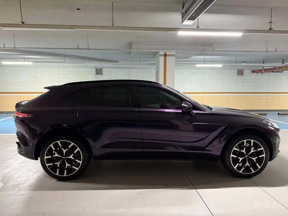 Aston Martin DBX 2020 4.0 V8