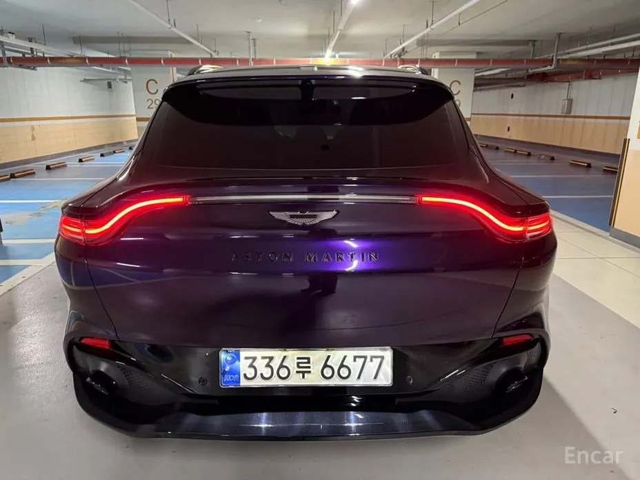 Aston Martin DBX 2020 4.0 V8