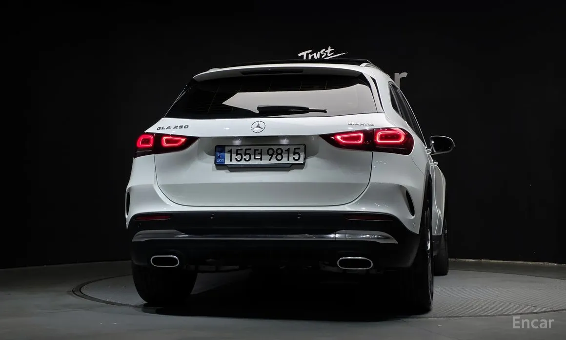 Фото 4 - Mercedes-Benz GLA-Class