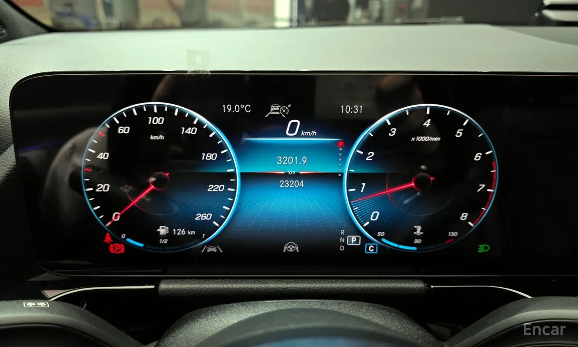 Фото 8 - Mercedes-Benz GLA-Class