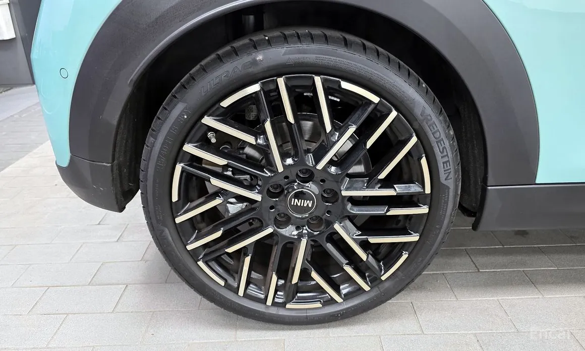 Mini Cooper 2024 Favoured