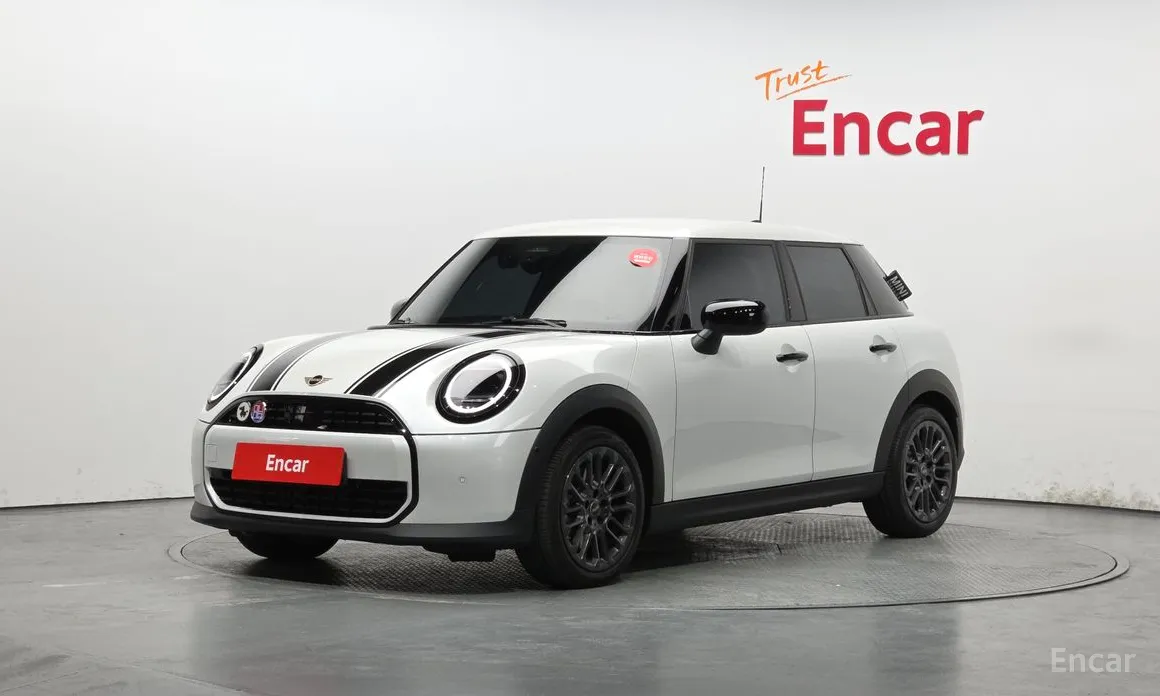 Photo 1 - Mini Cooper
