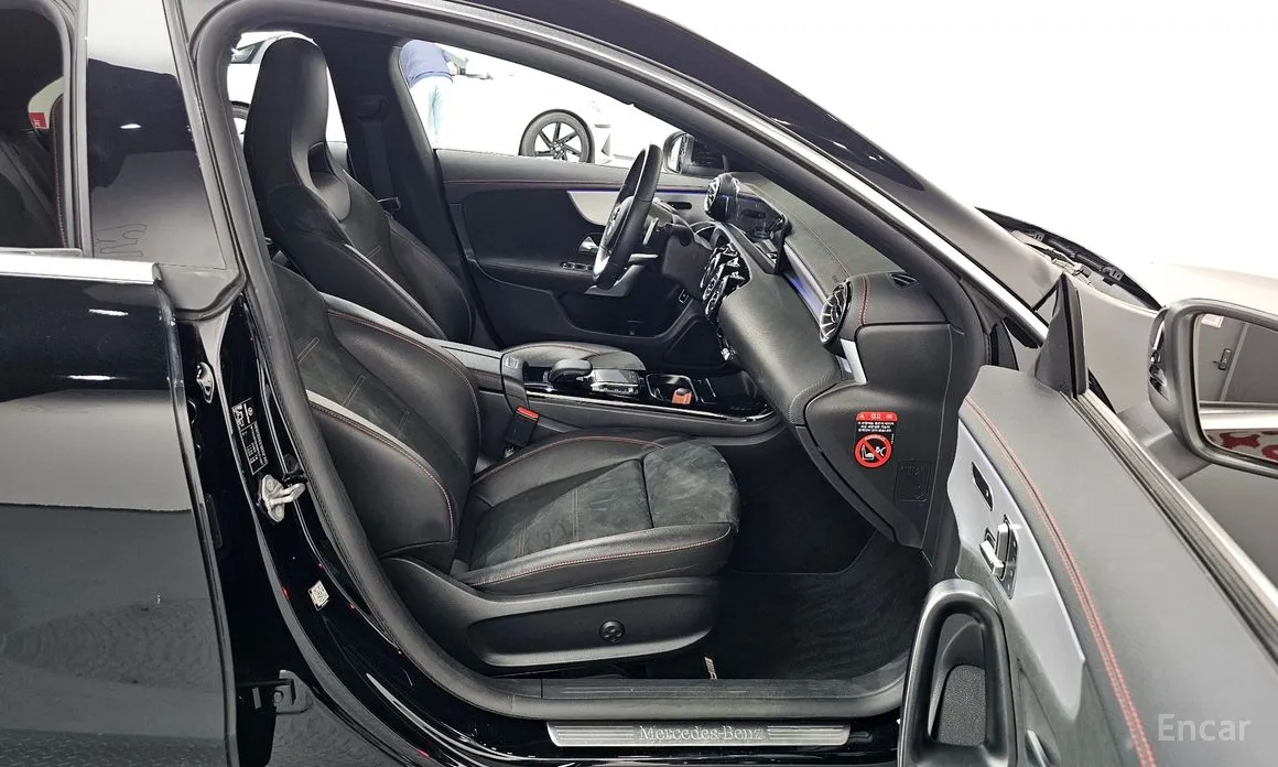 Фото 11 - Mercedes-Benz CLA-Class