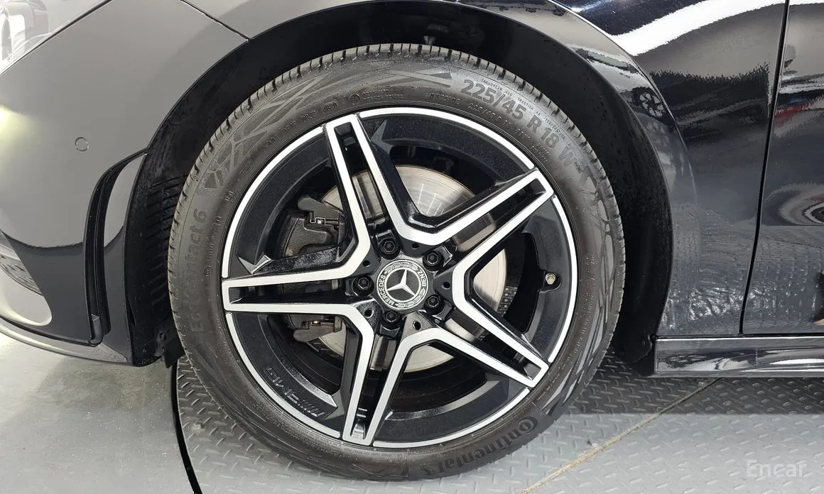 Фото 5 - Mercedes-Benz CLA-Class