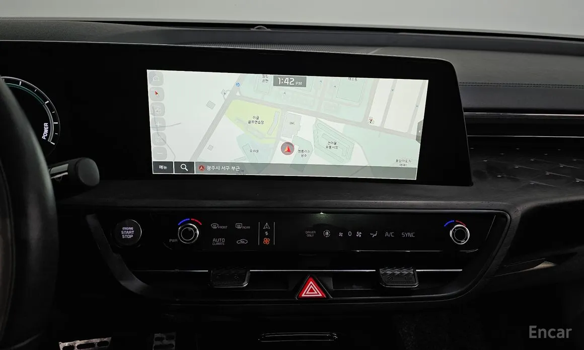 Photo 14 - Kia K8
