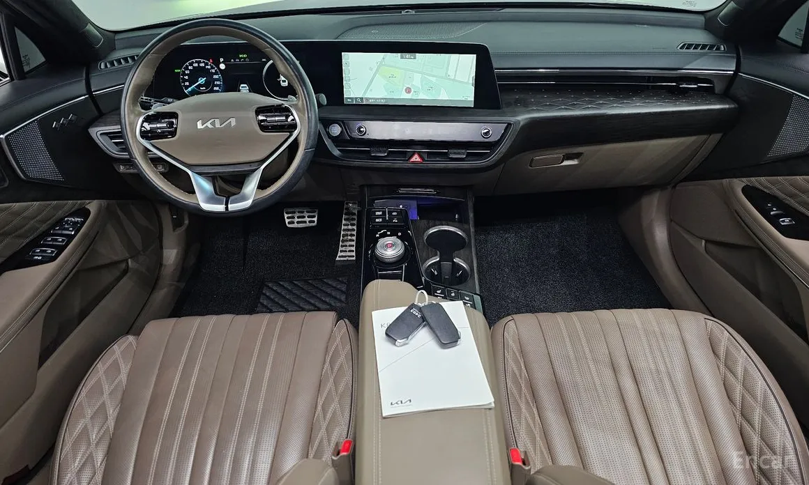 Photo 7 - Kia K8