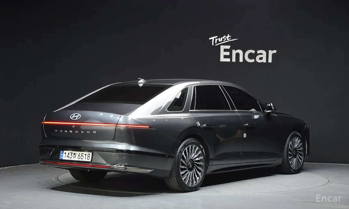 Photo 2 - Hyundai Grandeur