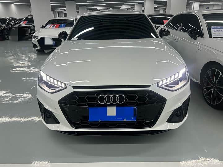 Фото 2 - Audi A4L
