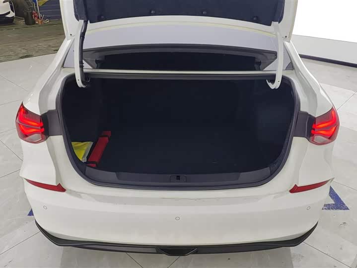 Chevrolet Monza 2023 2023款 1.3T 轻混自动尊享版