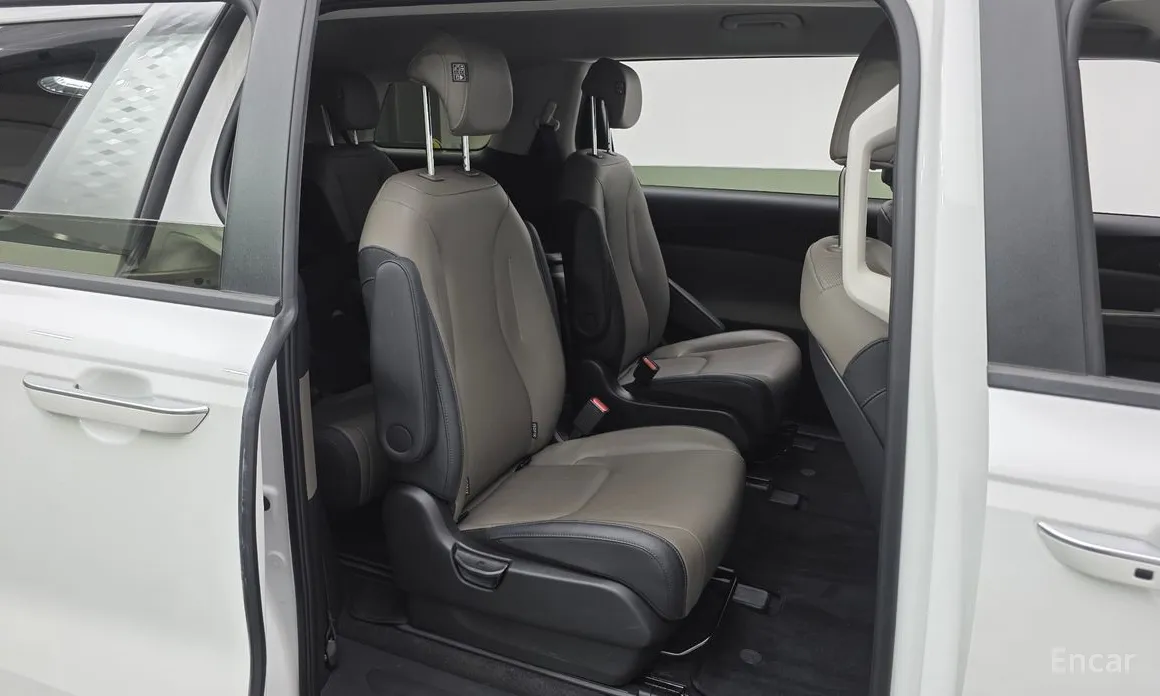 Фото 11 - Kia Carnival
