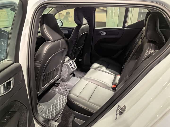 Volvo XC40 2025 2025款 B4 四驱智远豪华版