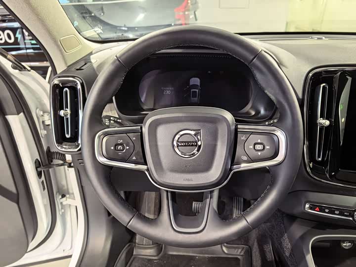 Volvo XC40 2025 2025款 B4 四驱智远豪华版