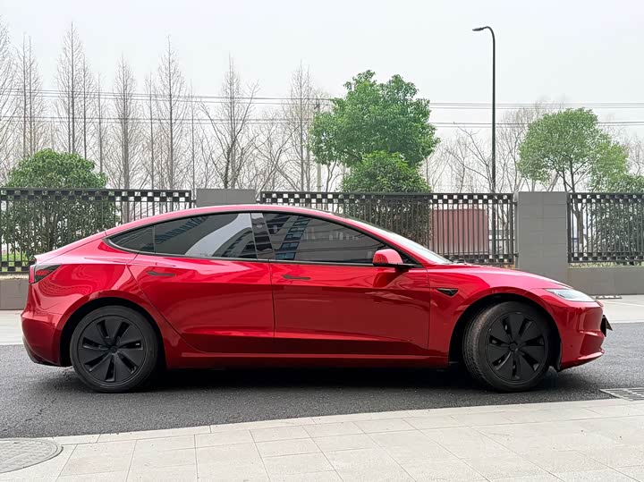Tesla Model 3 2025 2025款 后轮驱动版