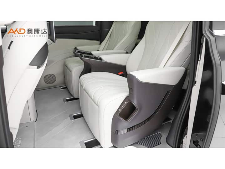 Denza D9 2025 2025款 DM-i 智驾版 1020 四驱旗舰型